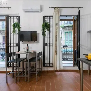 Apartment Dame