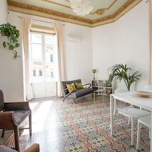 Apartment Aria